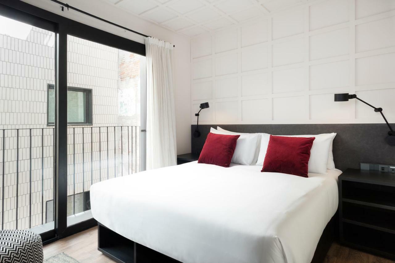 Yurbban Ramblas Boutique Hotel Barcellona Esterno foto